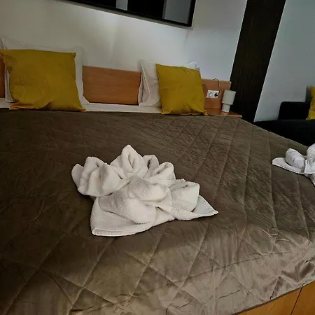 Auróra Apartman *